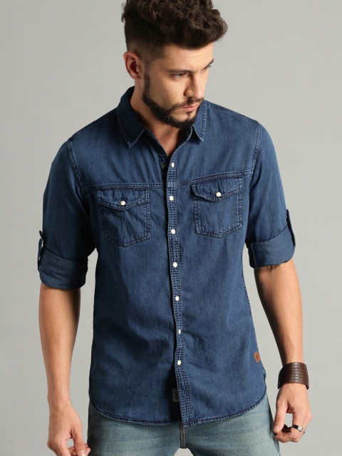 

Roadster Men Blue Solid Washed Casual Denim Shirt