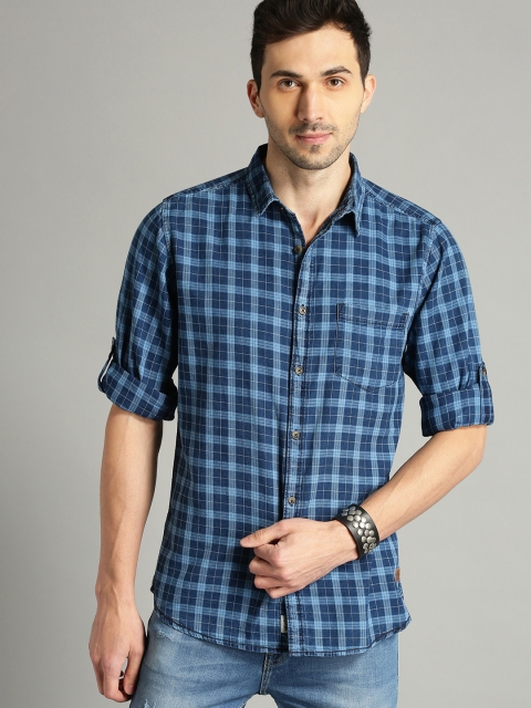 

Roadster Men Blue Washed Indigo Checked Casual Shirt