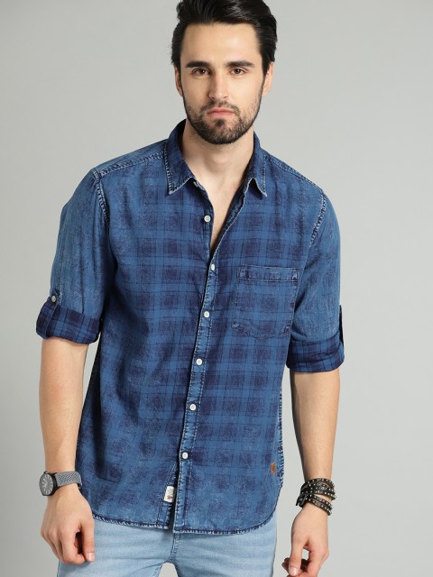 

Roadster Men Blue Regular Fit Checked Casual Shirt