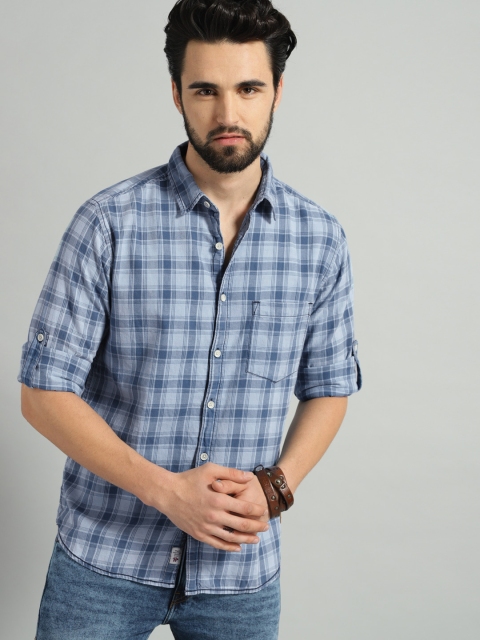 

Roadster Men Blue Regular Fit Checked Casual Shirt