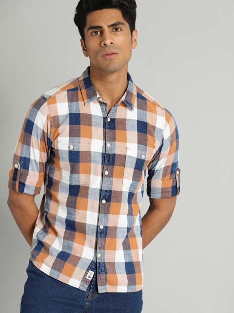 

Roadster Men Blue & White Regular Fit Checked Casual Shirt