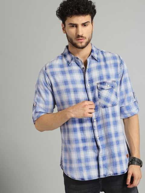 

Roadster Men Blue & White Regular Fit Checked Casual Shirt