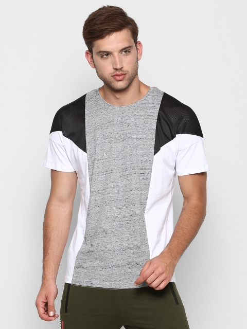 

SKULT by Shahid Kapoor Men Grey Colourblocked Round Neck T-shirt