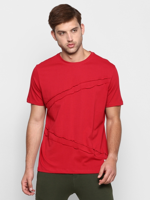 

SKULT by Shahid Kapoor Men Red Solid Round Neck Pure Cotton T-shirt