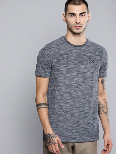 

UNDER ARMOUR Men Grey Self Design Vanish Seamless T-shirt