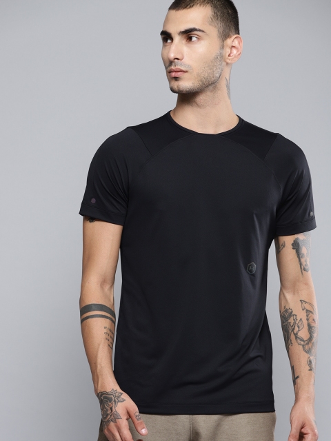 

UNDER ARMOUR Men Black Solid Rush T-shirt