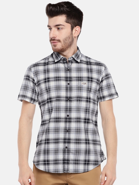 

U.S. Polo Assn. Denim Co. Men Blue & Off-White Slim Fit Checked Casual Shirt