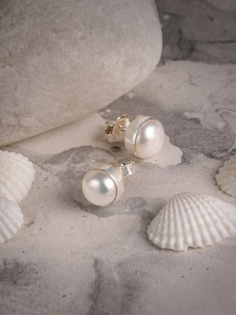 

Sepia Silver-Toned 925 Sterling Silver Certified Fresh Water Pearls Spherical Studs