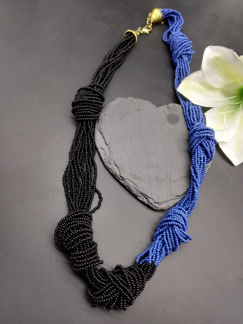 

ToniQ Black & Blue Seadbead Choker Necklace