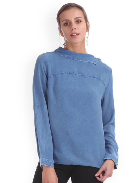 

Cherokee Women Blue Solid Chambray Top