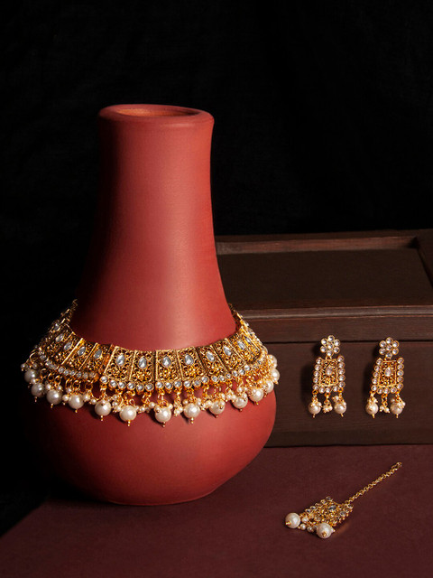 

Rubans Gold Plated Kundan & Pearl Studded Jewellery Set