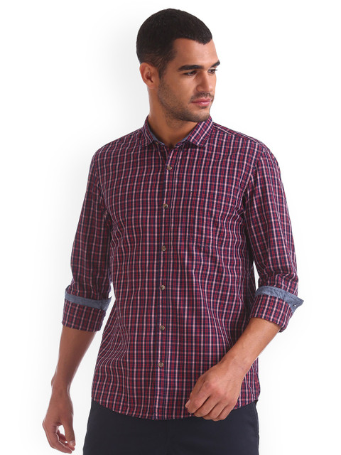 

Ruggers Men Red Regular Fit Checked Casual Shirt
