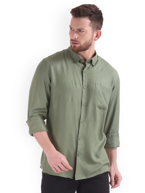 

Ruggers Men Green Regular Fit Solid Casual Shirt