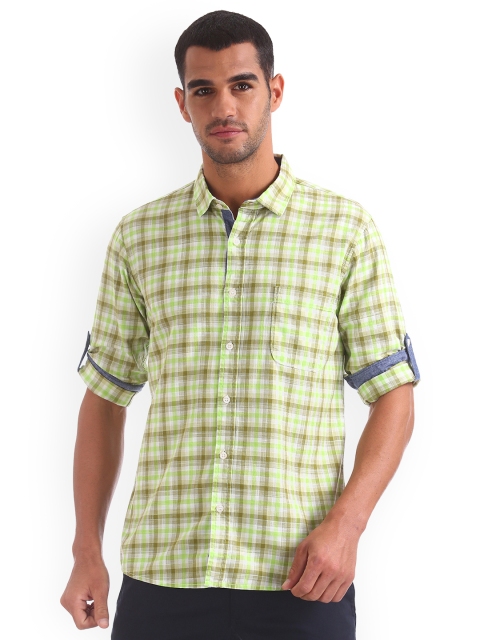 

Ruggers Men Green & Off-White Regular Fit Checked Casual Shirt