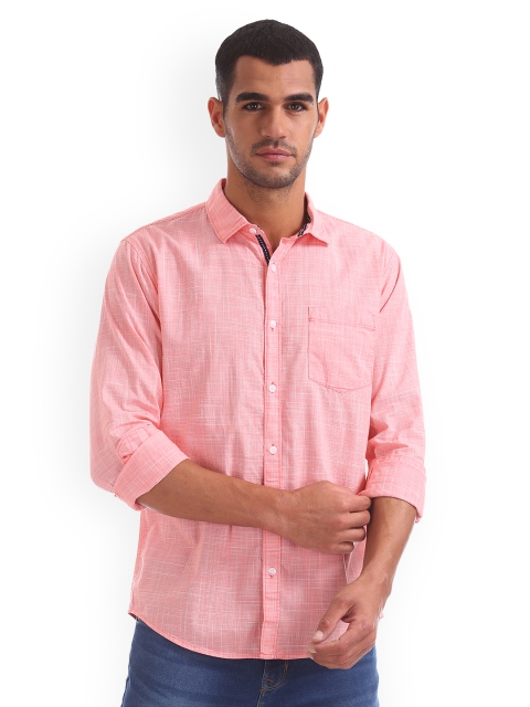 

Ruggers Men Red Regular Fit Solid Casual Shirt