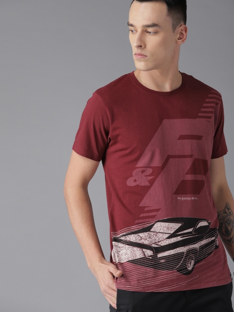 

Roadster Men Burgundy Printed Round Neck T-shirt