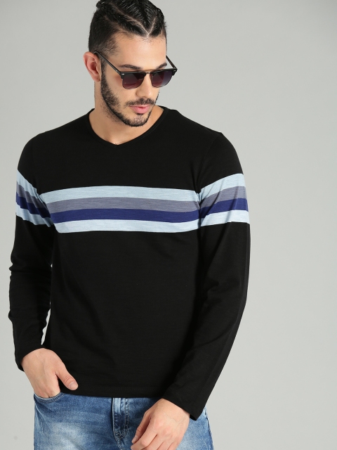 

The Roadster Lifestyle Co Men Black Blue Printed Round Neck Pure Cotton T-shirt