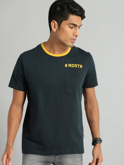 

Roadster Men Navy Blue Solid Round Neck T-shirt