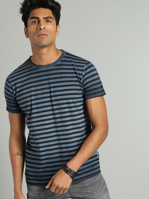 

Roadster Men Blue & Black Striped Round Neck T-shirt