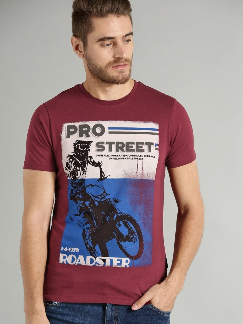 

The Roadster Lifestyle Co Men Maroon Printed Round Neck T-shirt
