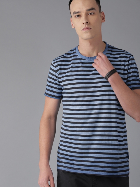 

Roadster Men Blue & Black Striped Round Neck T-shirt