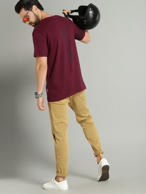 

Roadster Men Maroon Solid Round Neck T-shirt