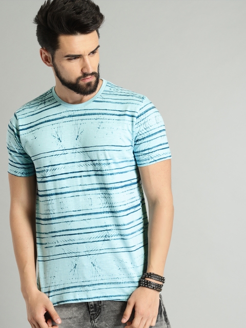 

Roadster Men Blue Textured All Over Print Round Neck T-shirt