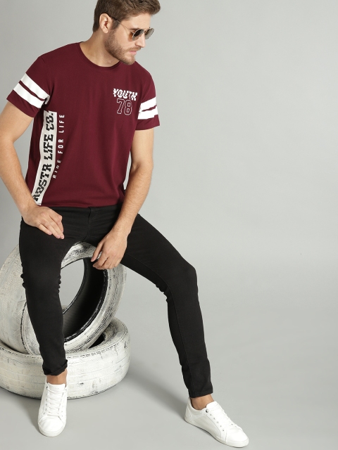 

Roadster Men Maroon Printed Round Neck T-shirt