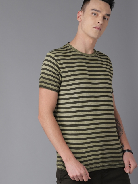 

Roadster Men Green & Black Striped Round Neck T-shirt
