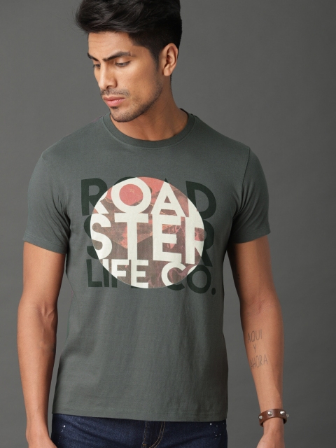 

Roadster Men Charcoal Grey Brand Carrier T-shirt