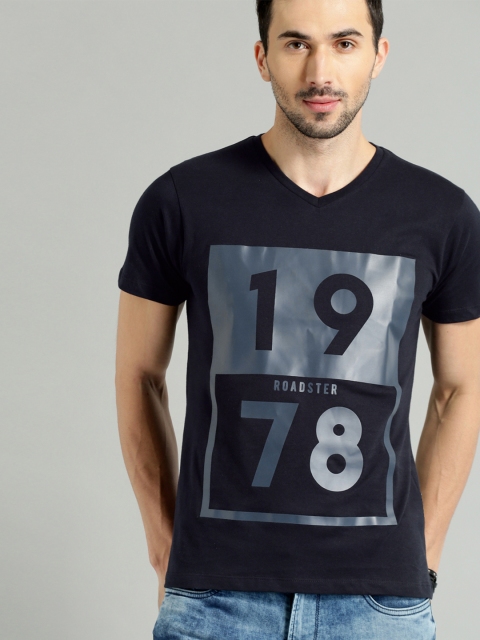 

Roadster Men Navy Printed V-Neck T-shirt, Navy blue