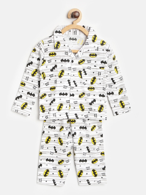 

Eteenz Boys White & Black Batman Print Night suit NTWS60026BMINW