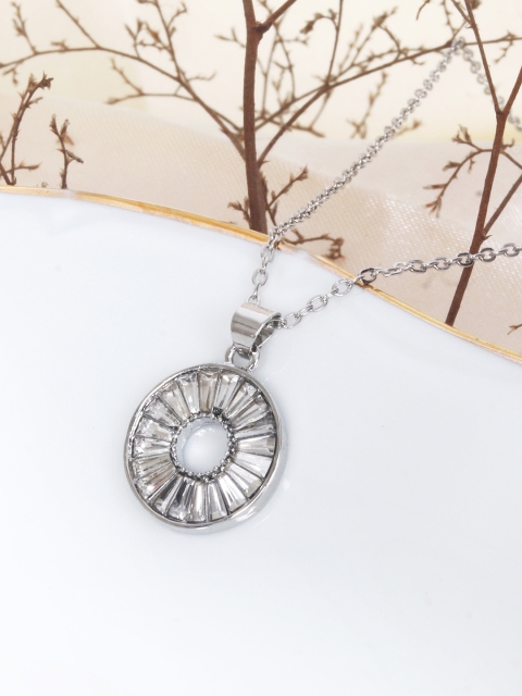 

Ayesha Gold-Toned Pendant With Chain