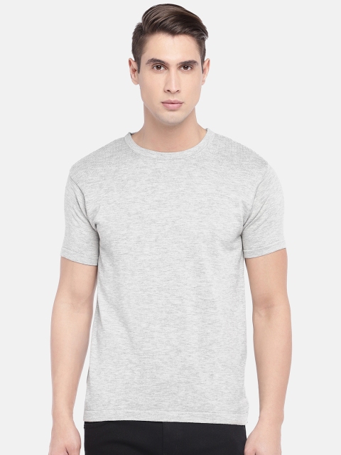 

Globus Men Grey Solid Round Neck T-shirt