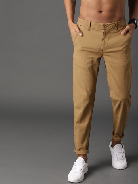 

Roadster Men Khaki Solid Trousers