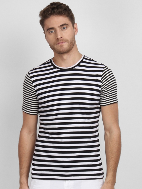 

LA LOFT Men White Striped Round Neck T-shirt