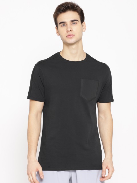 

Reebok Men Black Solid Slim Fit Training Supply Move T-shirt