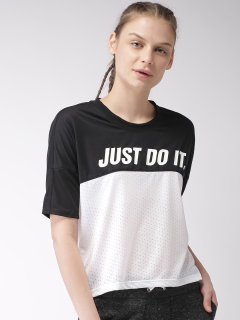 

Nike Women Black & White Colourblocked Boxy TAILWIND T-shirt