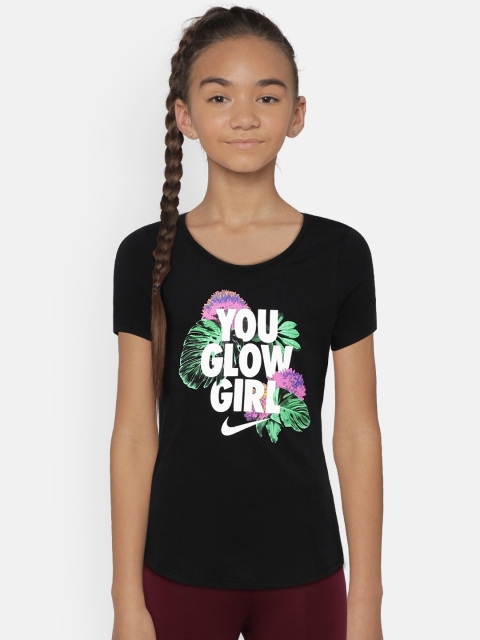 

Nike Girls Black Printed Round Neck NSW COOP GLOW GIRL T-shirt