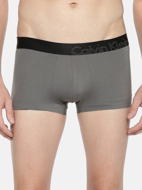 

Calvin Klein Underwear Men Grey Solid Trunks NU86595GS