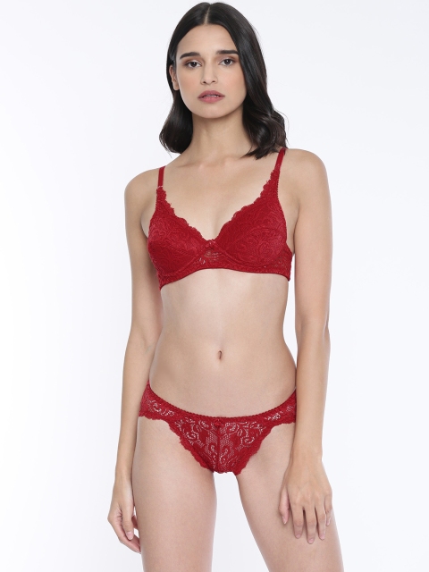 

Lady Love Women Maroon Lace Lightly Padded Lingerie Set LLSET4049