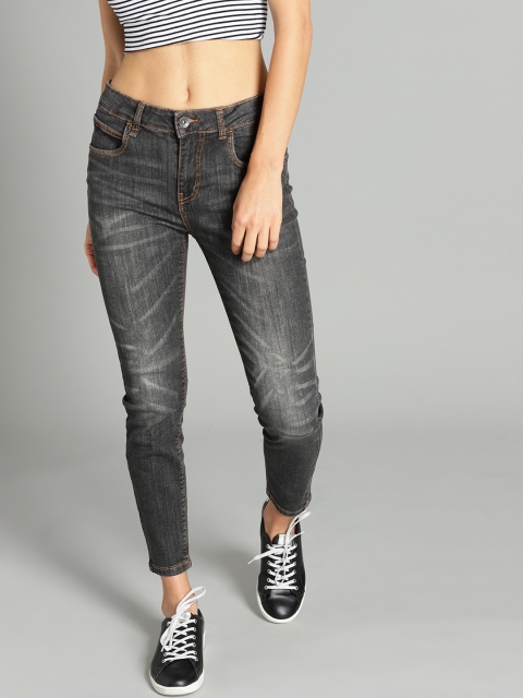 

Roadster Women Charcoal Grey Skinny Fit Mid-Rise Clean Look Stretchable Cropped Jeans