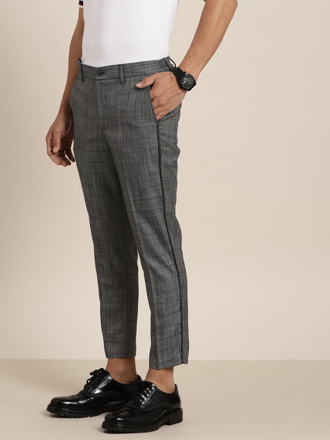 

INVICTUS Men Black Slim Fit Checked Regular Cropped Trousers