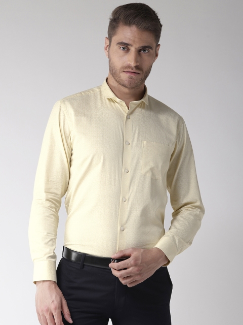 

Richlook Men Yellow Slim Fit Printed Smart Casual Shirt