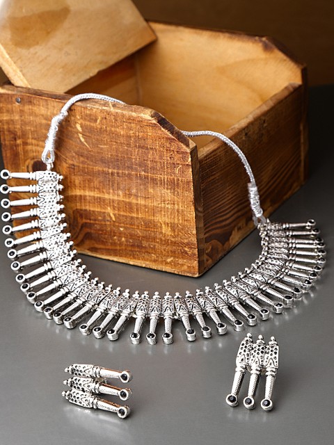 

damani Black Oxidised Silver-Plated Stone-Studded Jewellery Set