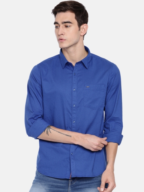 

Lee Cooper Men Blue Regular Fit Solid Casual Shirt