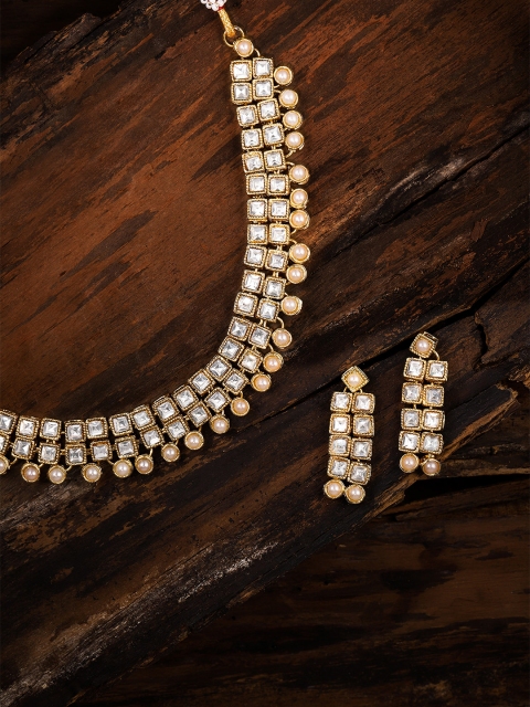 

Zaveri Pearls Gold Toned Kundan & Pearl Jewellery Set