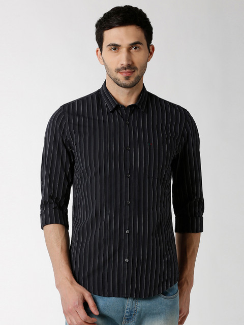 

Peter England Casuals Men Black & Grey Slim Fit Striped Casual Shirt