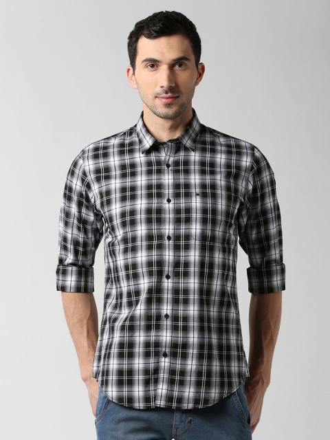 

Peter England Casuals Men Black & White Slim Fit Checked Casual Shirt