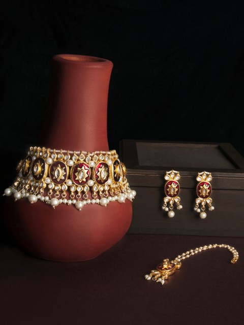 

Rubans Women Gold-Plated Kundan & Pearl Beaded Jewellery Set